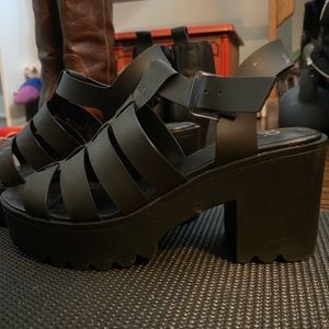 BP GLADIATOR SANDALS